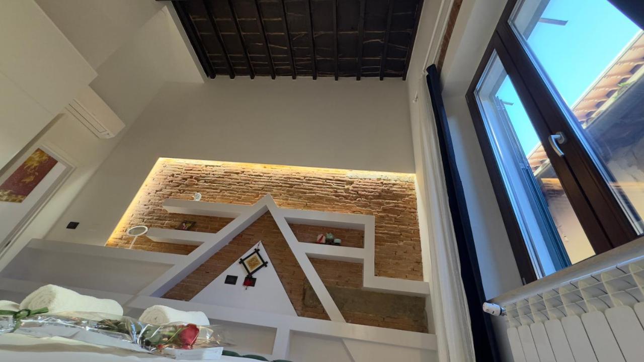 Suite Stylish & Cozy Apartment In The Heart Of Флоренция Екстериор снимка