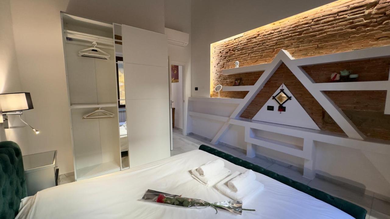 Suite Stylish & Cozy Apartment In The Heart Of Флоренция Екстериор снимка
