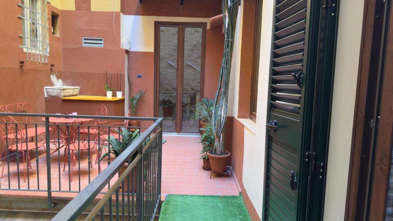 Suite Stylish & Cozy Apartment In The Heart Of Флоренция Екстериор снимка