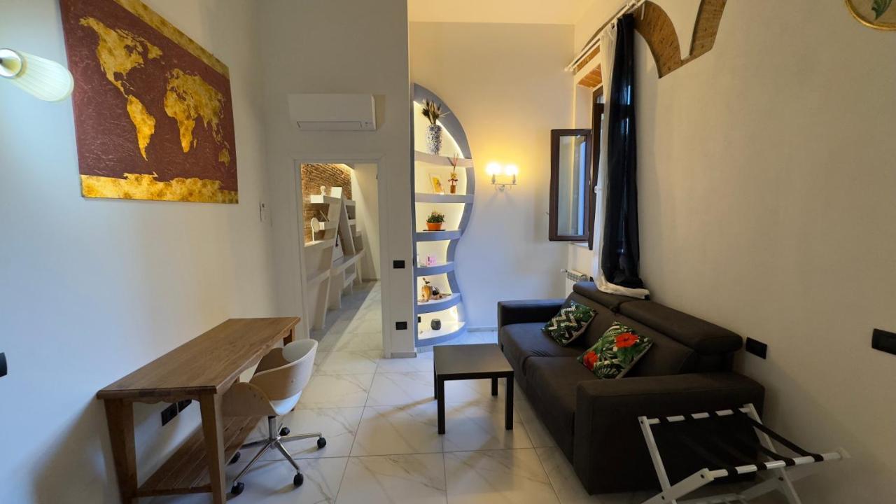 Suite Stylish & Cozy Apartment In The Heart Of Флоренция Екстериор снимка